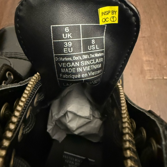 NWT Dr. Martens Sinclair Vegan Patent Leather boots in black Size 8 - Picture 15 of 16